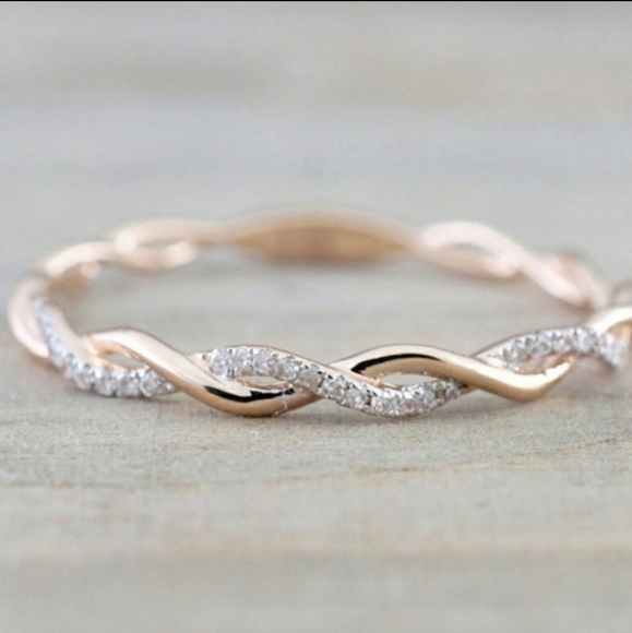 Delicate Rose Gold Twisted Ring Size 8 - Picture 1 of 2